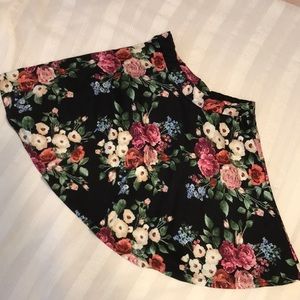 Ladies Forever 21 Black Floral Skirt
